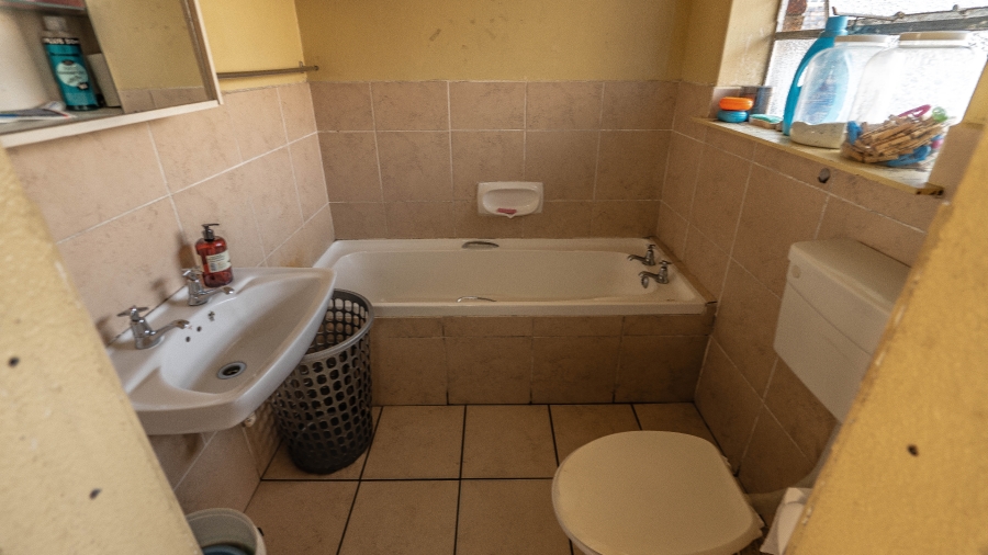 2 Bedroom Property for Sale in Oakdene Western Cape